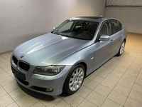 Gebraucht BMW 320 170 PS (125 kW) 2009 Bluewater metallic Limousine