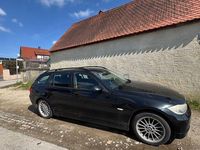 Gebraucht BMW 318 143 PS (105 kW) 2006 Schwarz Kombi