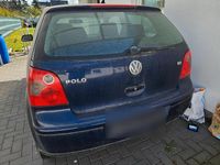 Second-hand VW Polo 2004 Albastru Hatchback