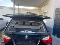 Gebraucht BMW 318 143 PS (105 kW) 2008 Schwarz Kombi