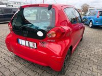 Gebraucht Toyota Aygo 69 PS (50 kW) 2008 Rot Kleinwagen