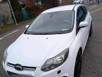 Gebraucht Ford Focus 125 PS (91 kW) 2013 Weiß Limousine
