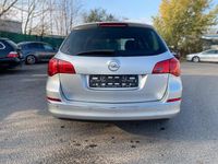 Gebraucht Opel Astra Edition 110 PS (80 kW) 2014 Silber Kombi