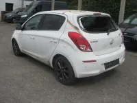 Gebraucht Hyundai i20 75 PS (55 kW) 2014 Weiß Kleinwagen