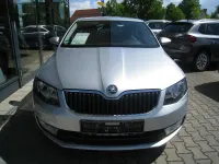 Gebraucht Skoda Octavia Ambition 105 PS (77 kW) 2014 Brilliantsilver Limousine