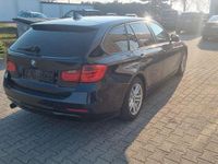 Gebraucht BMW 320 Comfort Edition 184 PS (135 kW) 2015 Blau Kombi