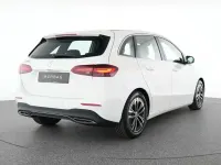 Gebraucht Mercedes B200 Advanced 163 PS (119 kW) 2026 Weiß Kleinwagen