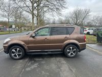 Gebraucht SsangYong Rexton Sapphire 155 PS (114 kW) 2015 Gold SUV