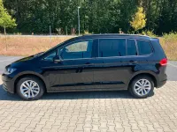 Gebraucht VW Touran Comfortline 110 PS (80 kW) 2016 Schwarz Van / Kleinbus