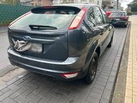 Gebraucht Ford Focus 101 PS (74 kW) 2011 Grau Limousine