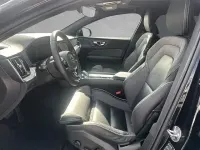 Gebraucht Volvo V60 Ultimate 197 PS (144 kW) 2023 Onyx schwarz Kombi