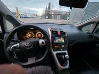 Gebraucht Toyota Auris 90 PS (66 kW) 2010 Weiß Kleinwagen