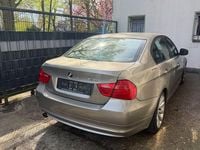 Gebraucht BMW 318 143 PS (105 kW) 2010 Grau Limousine