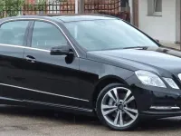 Gebraucht Mercedes E350 Avantgarde 265 PS (194 kW) 2012 Schwarz Limousine