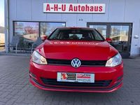 Gebraucht VW Golf VII Trendline 86 PS (63 kW) 2015 Rot Limousine