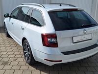 gebraucht Skoda Octavia Combi Ambition 2.0 TDI 110kW 7-Gang DSG