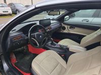 Gebraucht BMW 330 Cabriolet M Sport 245 PS (180 kW) 2011 Grau Cabrio