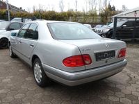Gebraucht Mercedes E280 193 PS (141 kW) 1996 Silber Limousine