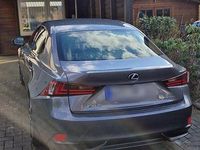 Gebraucht Lexus IS300h 223 PS (164 kW) 2016 Grau Limousine