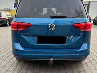 Gebraucht VW Touran 116 PS (85 kW) 2016 Blau Van / Kleinbus