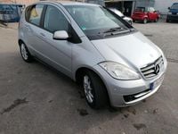 Gebraucht Mercedes A180 109 PS (80 kW) 2010 Silber Kleinwagen