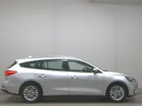 Käytetty Ford Focus Titanium 125 HP (91 kW) 2021 Hopea Sedan