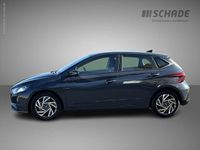 Gebraucht Hyundai i20 Trend 101 PS (74 kW) 2024 Mangrove green Limousine