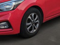 Gebraucht Hyundai i20 Advantage 101 PS (74 kW) 2020 Rot Kleinwagen