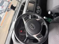 Gebraucht Toyota Yaris 99 PS (72 kW) 2014 Weiß Kleinwagen