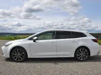 Neu Toyota Corolla Lounge 196 PS (144 kW) 2025 Weiß Kombi