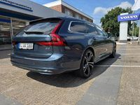 Gebraucht Volvo V90 Ultimate 197 PS (144 kW) 2024 Denim blue / metallic Kombi