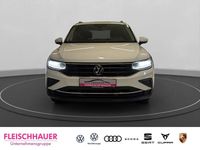 Gebraucht VW Tiguan Active 245 PS (180 kW) 2022 Weiss SUV