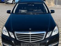 Gebraucht Mercedes E350 Night 265 PS (194 kW) 2010 Schwarz Limousine