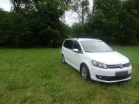 Gebraucht VW Touran Comfortline 105 PS (77 kW) 2014 Weiß Van / Kleinbus
