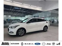 Gebraucht Hyundai i20 Passion 84 PS (61 kW) 2018 Polar white Kleinwagen
