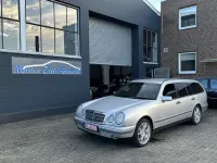 Używany Mercedes E230 Classic 150 KM (110 kW) 1997 Srebrny Kombi