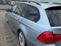 Gebraucht BMW 320 170 PS (125 kW) 2009 Blau Kombi
