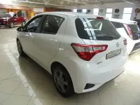 Gebraucht Toyota Yaris Comfort 72 PS (52 kW) 2020 Weiß Limousine