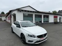 Gebraucht Volvo S60 Momentum 224 PS (164 kW) 2016 Crystal white Limousine