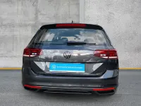 Gebraucht VW Passat Basis 150 PS (110 kW) 2022 Grau Kombi