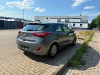 Gebraucht Hyundai i30 90 PS (66 kW) 2013 Grau Limousine