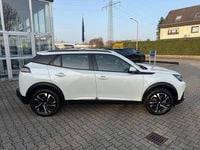 Gebraucht Peugeot e-2008 Allure 100 kW (136 PS) 2021 Lack weiss perlglãnzend/typ a SUV