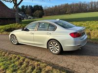 Gebraucht BMW 318 143 PS (105 kW) 2013 Silber Limousine
