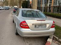 Gebraucht Mercedes E220 150 PS (110 kW) 2004 Silber Limousine