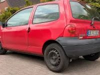 Używany Renault Twingo 58 KM (42 kW) 2004 Czerwony Hatchback