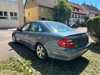 Gebraucht Mercedes E240 Avantgarde 177 PS (130 kW) 2002 Blau Limousine