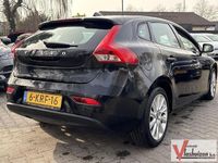 Gebraucht Volvo V40 Kinetic 114 PS (83 kW) 2013 Schwarz Limousine