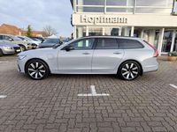 Gebraucht Volvo V90 Plus 257 PS (189 kW) 2024 Vapour grey / metallic Kombi