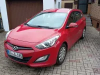 Gebraucht Hyundai i30 Trend 99 PS (72 kW) 2013 Rot Kombi