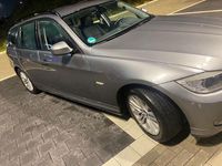 Gebraucht BMW 320 184 PS (135 kW) 2010 Silber Kombi